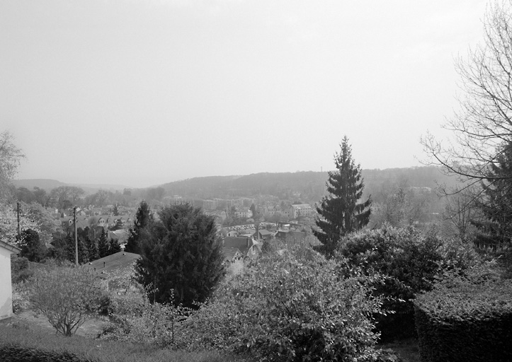 Vue du site de Jouy depuis la montée des Metz.