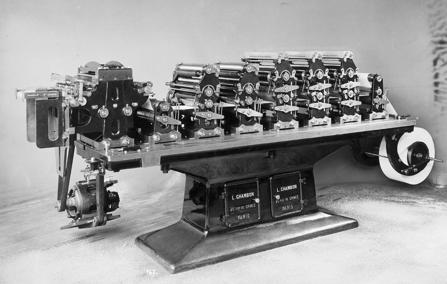 Machine Chambon achetée pour imprimer les boites de tisane.