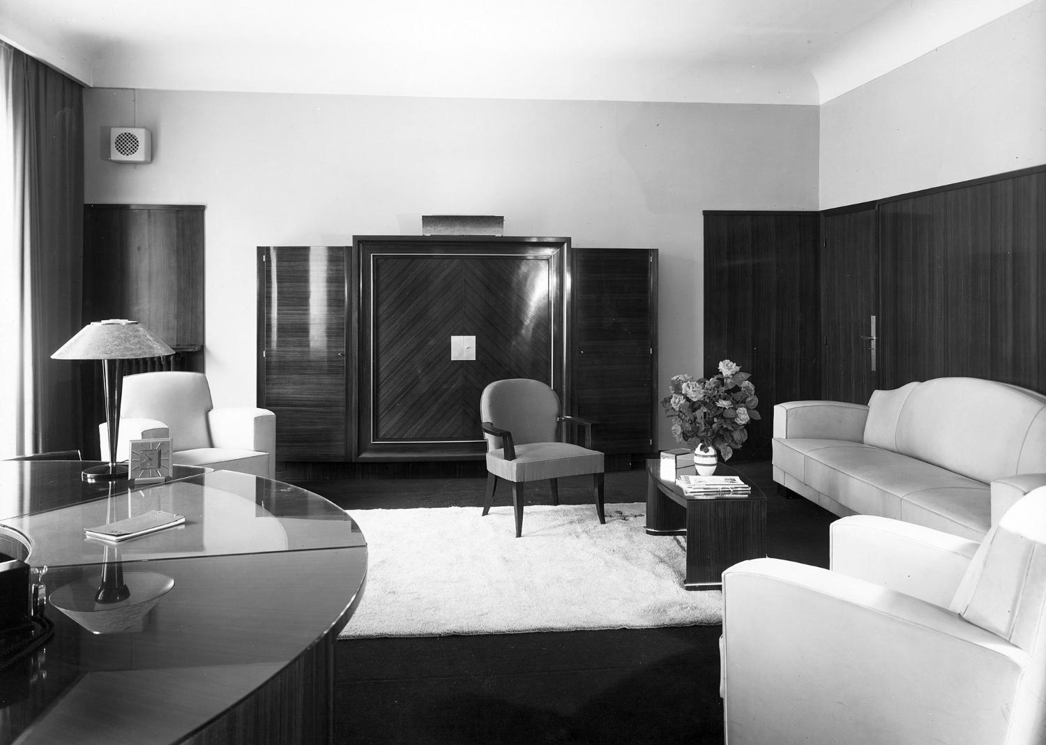 Hôtel particulier, transformé en bureaux, 11 rue Galvani 75017 Paris. 1er étage, bureau du PDG, le docteur René-Paul Fouché. Vue d'ensemble.