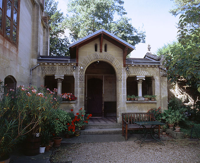 Vue du porche d'entrée construit en 1872.