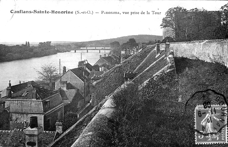 Vue du quartier entre la Seine et la tour.