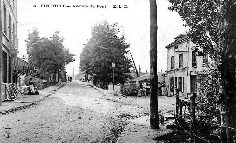 L'avenue du Pont à Fin d'Oise.