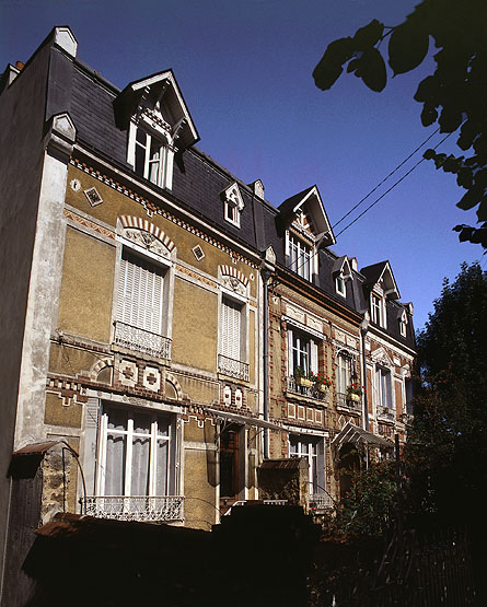 Série de 3 maisons dites Petits hôtels