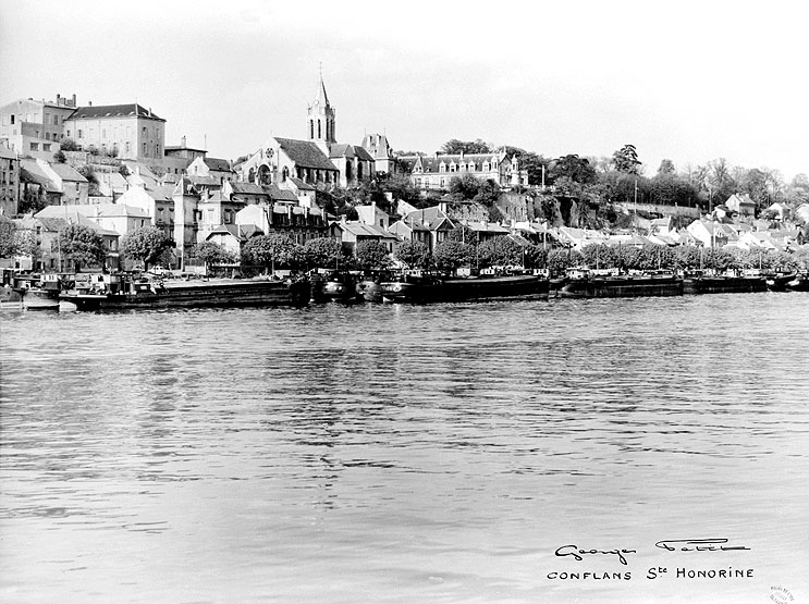 Vue d'ensemble de Conflans vers 1960 depuis la rive gauche.