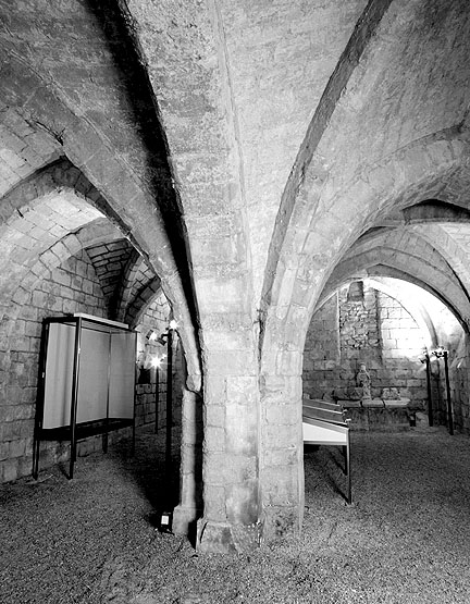 Vue de la troisième pile depuis l'entrée du grand cellier.