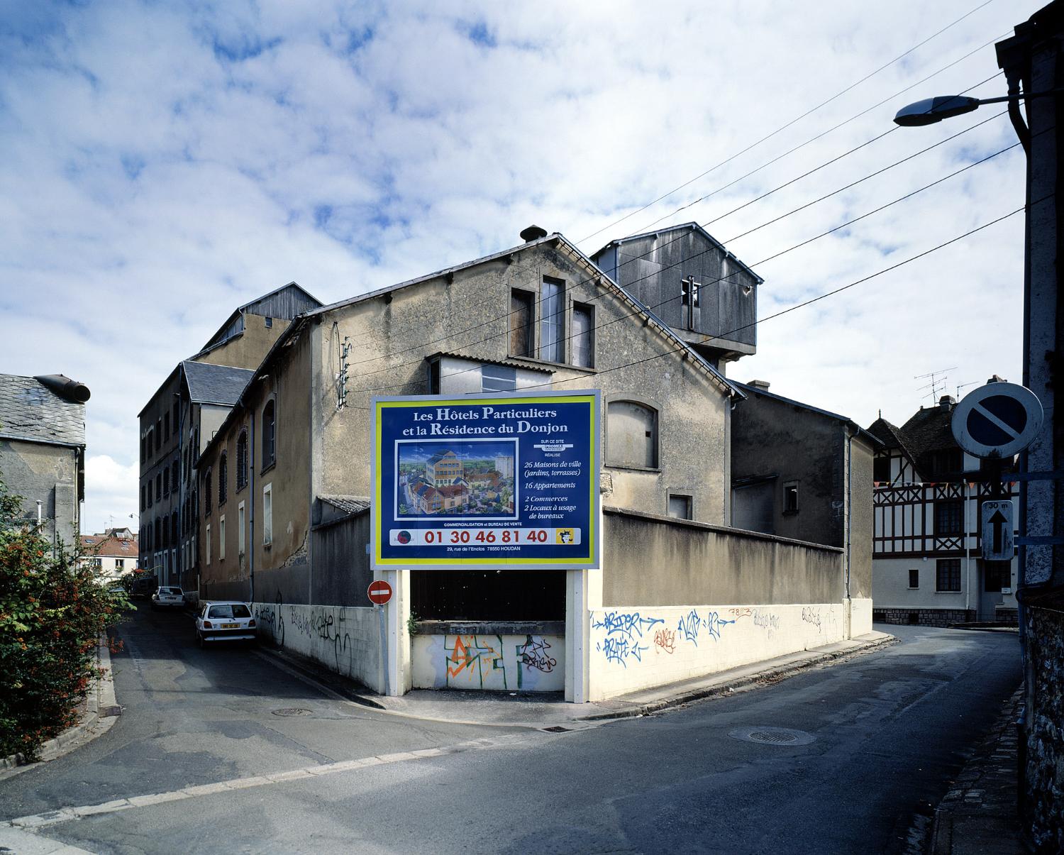 Vue des établissements Fouché depuis l'angle des rues des Fossés et de la Tour