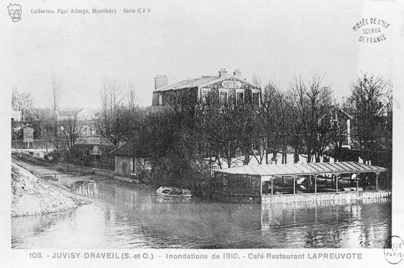 Le café-restaurant La Preuvote lors des inondations de 1910.