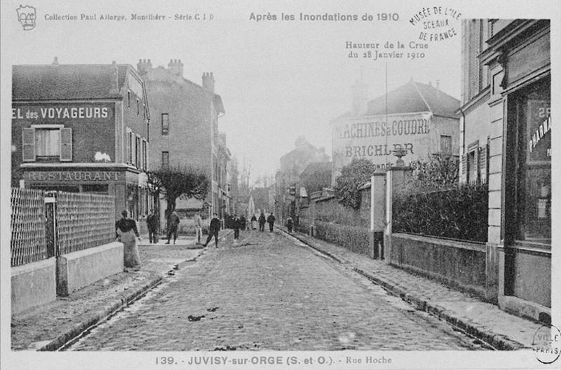 Avenue de la gare après les inondations de 1910.