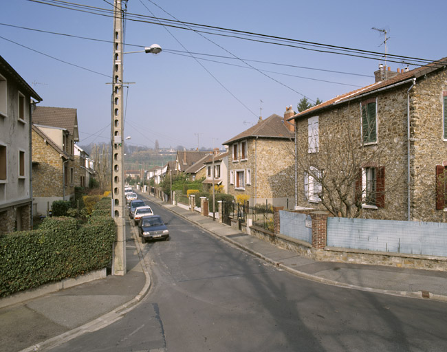 Vue d'ensemble en direction de l'avenue du 18 Avril.