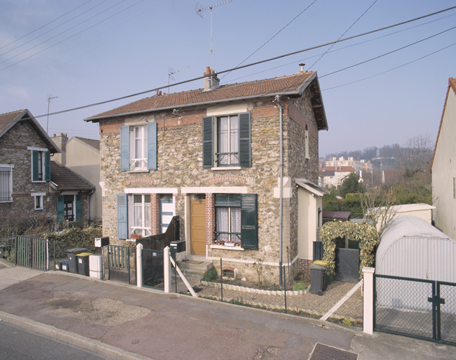Vue d'ensemble d'une maison jumelle, 15 et 17 rue de la Prévoyance.