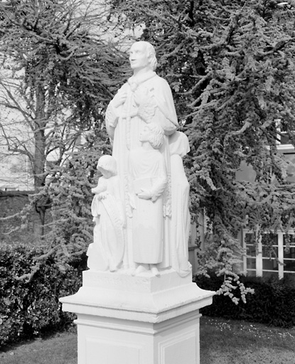 Statue : saint Charles Borromée