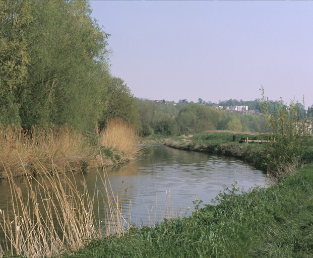 L'Orge entre la Promenade et le coteau des Vignes.