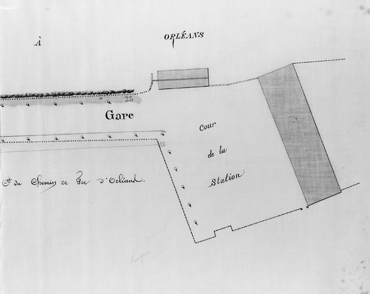 Gare de Juvisy-voyageurs (1e gare) : plan du premier bâtiment de la gare de Juvisy, vers 1880 (extrait du plan d'alignement de la rue de la gare)