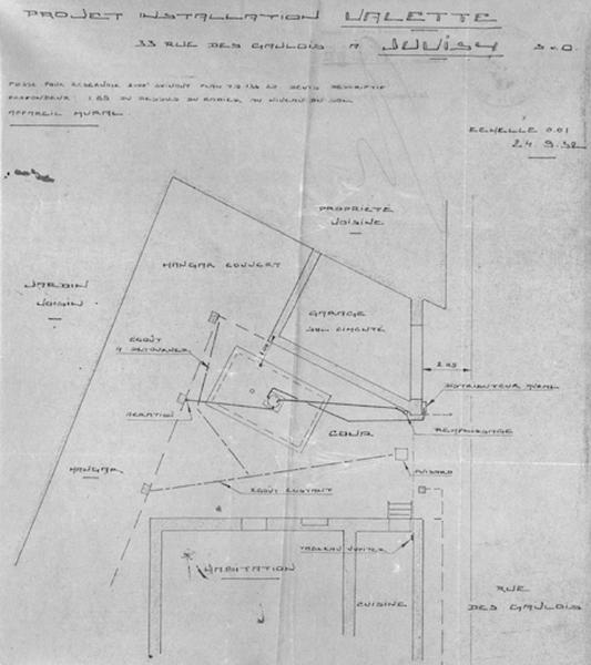 Plan d'ensemble des bâtiments et des installations répartis autour de la cour privée de M. Valette, dressé le 24 septembre 1932