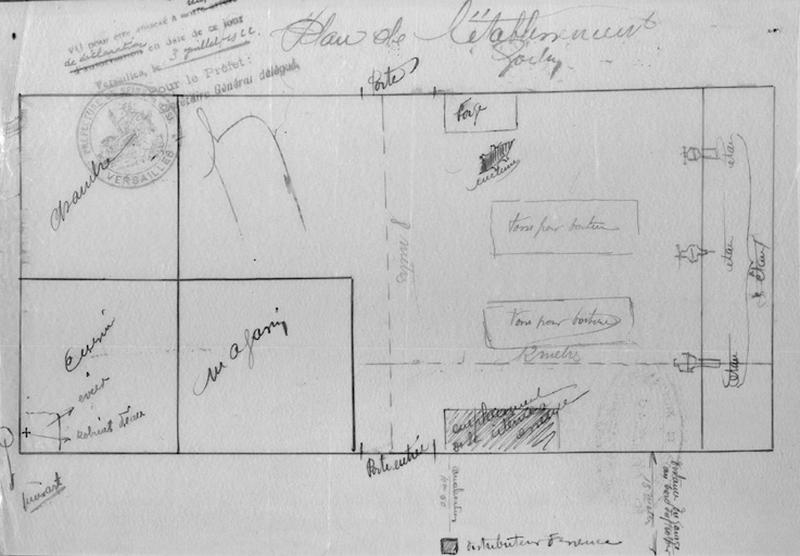 Plan d'ensemble des bâtiments et des installations répartis autour de la cour privée de M. Jean-Charles Godin, dessin manuscrit dressé le 10 juillet 1922.