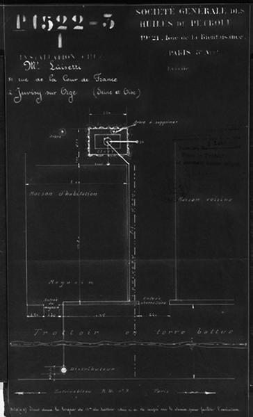 Plan d'ensemble des bâtiments et de l'installation de la pompe sur l'avenue de la Cour de Francer (R.N. 7), dressé sur bleu le 28 janvier 1925.