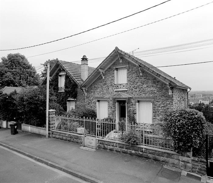 Vue de l'ensemble depuis la rue.