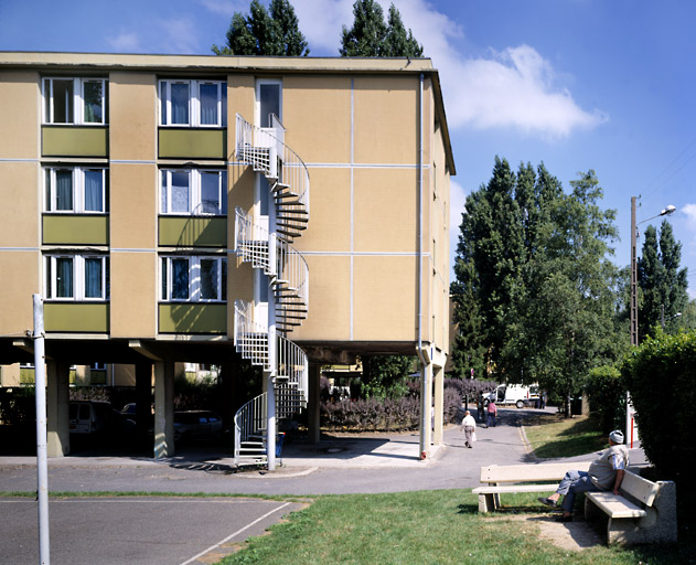 Vue partielle de l'aile sud du bâtiment.
