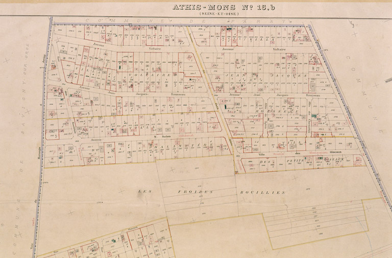 Cadastre de 1908 révisé en 1933 : feuille n° 15 b, n° 1. Le plateau, de l'avenue Voltaire aux Froides Bouillies.