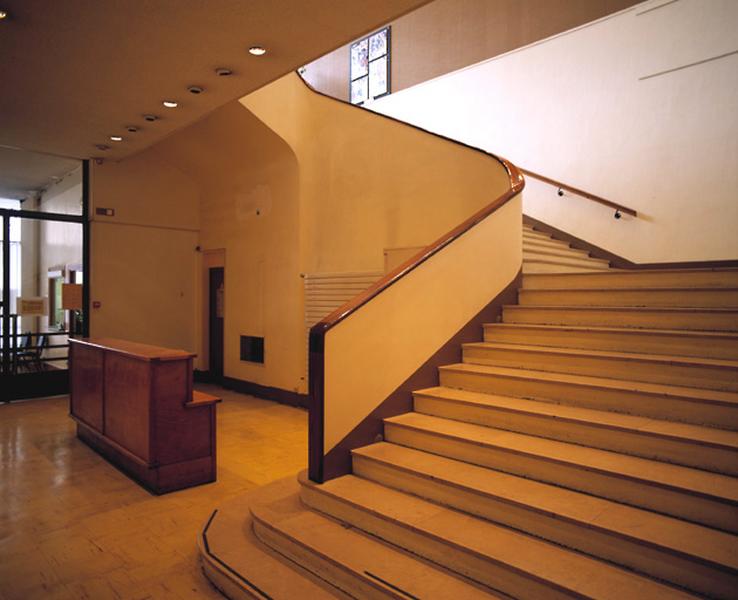 Escalier nord d'accès à la salle des fêtes : vue perspective du développement de l'escalier depuis la volée de départ