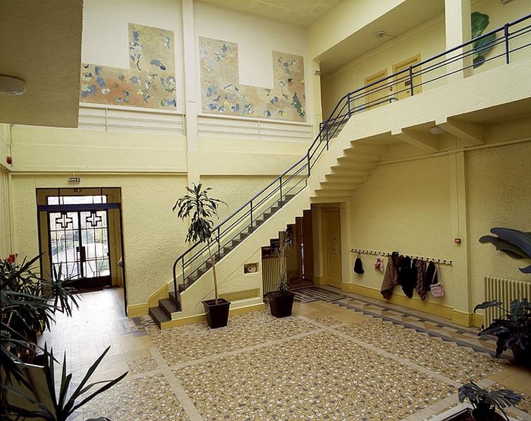 Hall central du pavillon abritant à l'origine les éditions du Cerf.