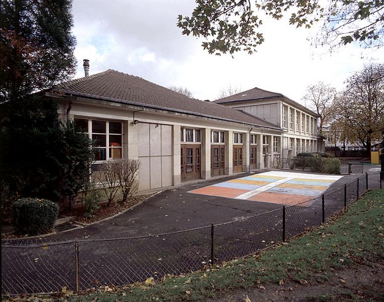 Le bâtiment de la cantine.