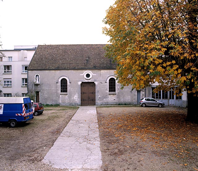 Vue de la façade antérieure de la chapelle.