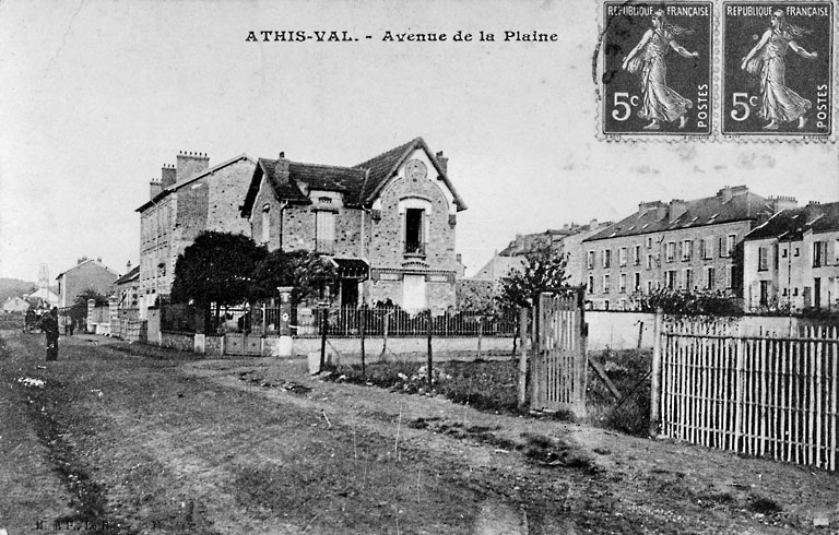L'avenue de la Plaine, dans le quartier du Val antérieur aux bombardements de 1944.