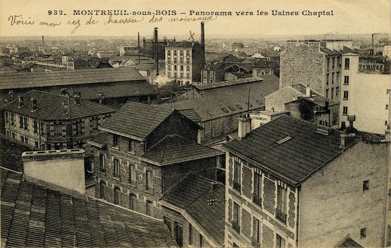 Vue générale du Bas-Montreuil, pris du haut de la rue de Vincennes, vers l'usine Chapal et l'usine à gaz, vers 1910. Carte postale. (Musée de l'histoire vivante, Montreuil. 7 F 43)