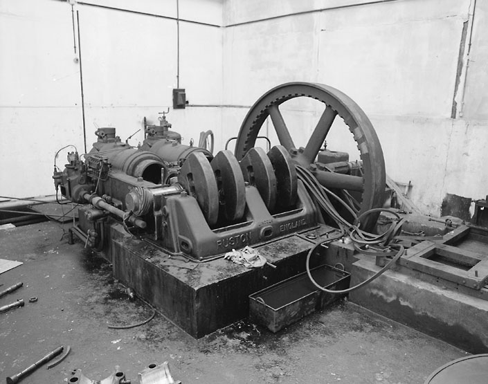 moteur Ruston des générateurs de la centrale électrique, vers 1988