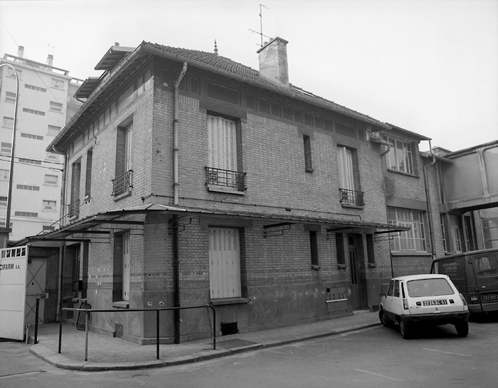 Vue du pavillon de l'entrée