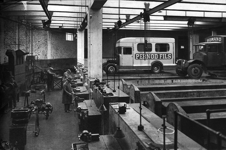 Atelier de réparation du garage de la rue de Beaune