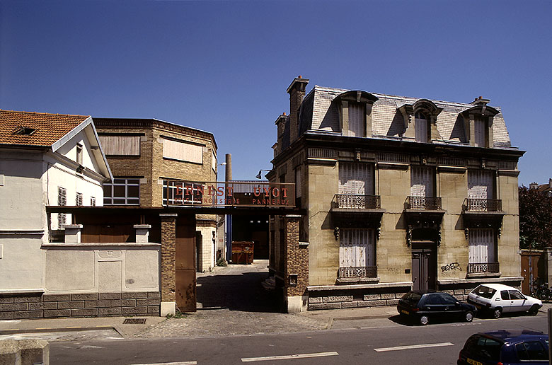 Vue de la maison patronale du 89, rue Marceau
