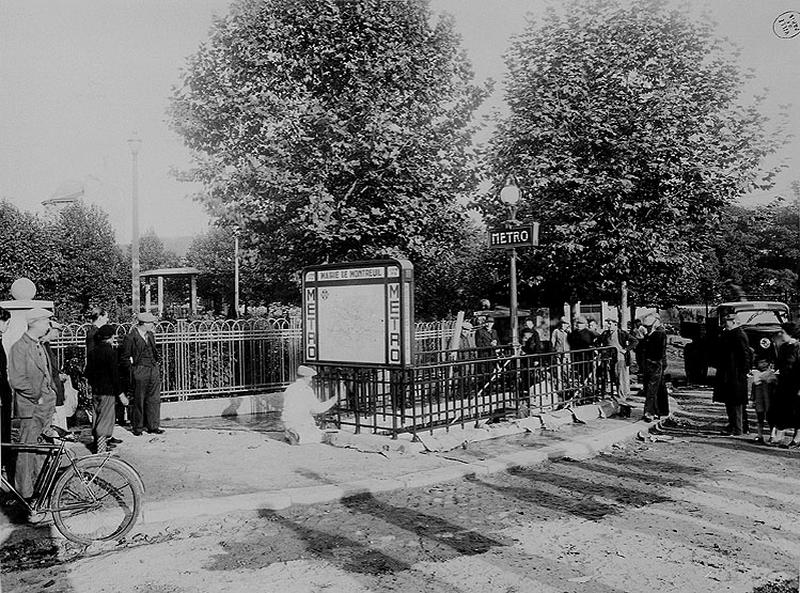 Entrée du métro Mairie de Montreuil.