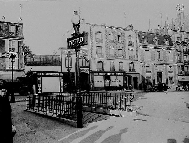 Entrée du métro Croix-de-Chavaux.