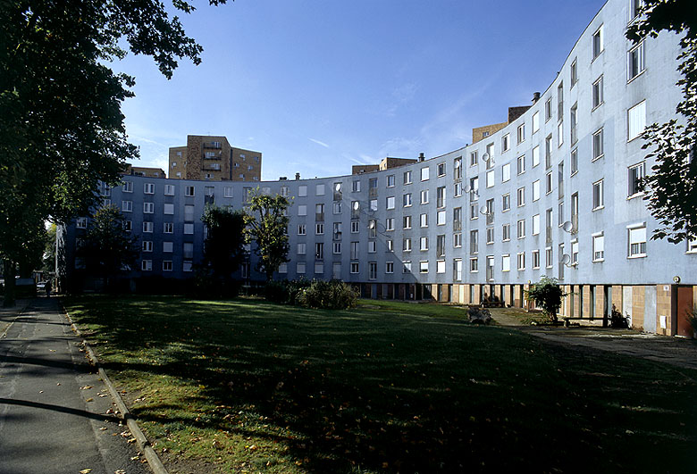 Le serpentin vu depuis l'avenue des Courtillières