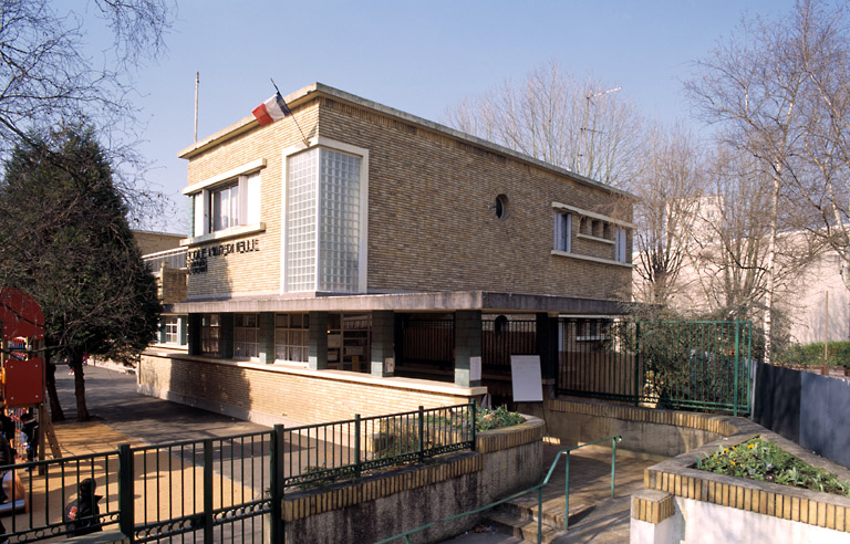Vue d'ensemble de l'école maternelle.