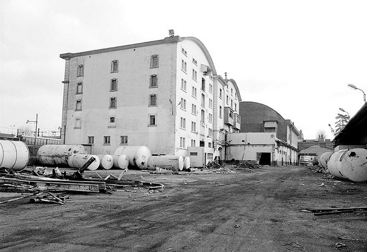 Façade arrière des silos et de la salle à brasser, vue du sud-ouest.