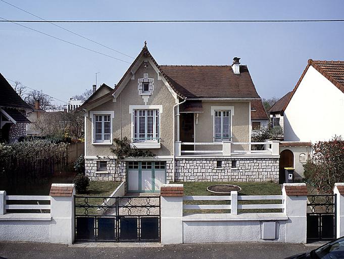 Pavillon des années 1930, au 12, rue Corot.