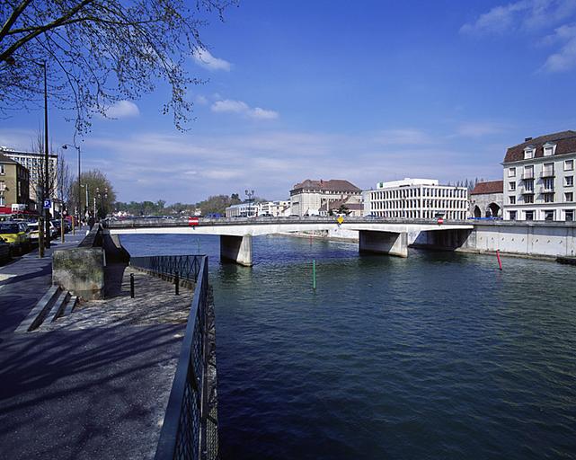 Vue générale, depuis l'amont.