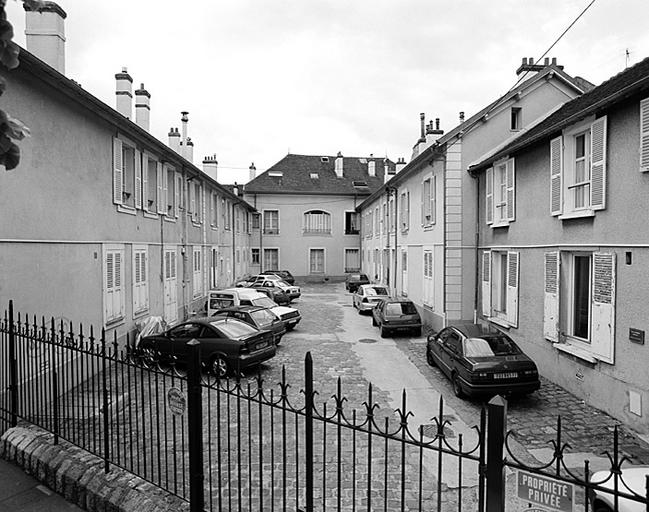 Vue générale, depuis la rue de Ponthierry.