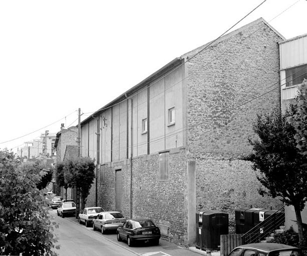 Vestiges des laboratoires galéniques Vernin, au 4 rue Dajot.