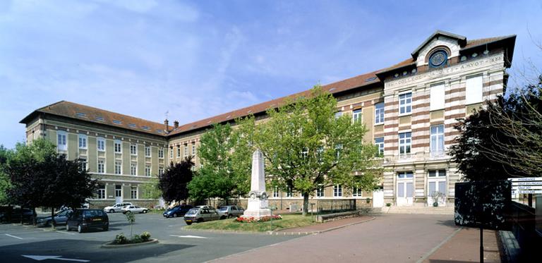 Le 'Grand Quartier' (n°3 sur le plan) : vue d'ensemble de la façade (élévation est).