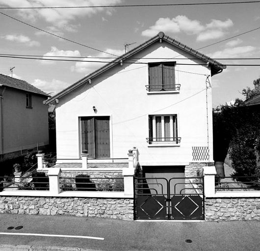 Pavillon au n°20 rue des Castors : façade sur rue.