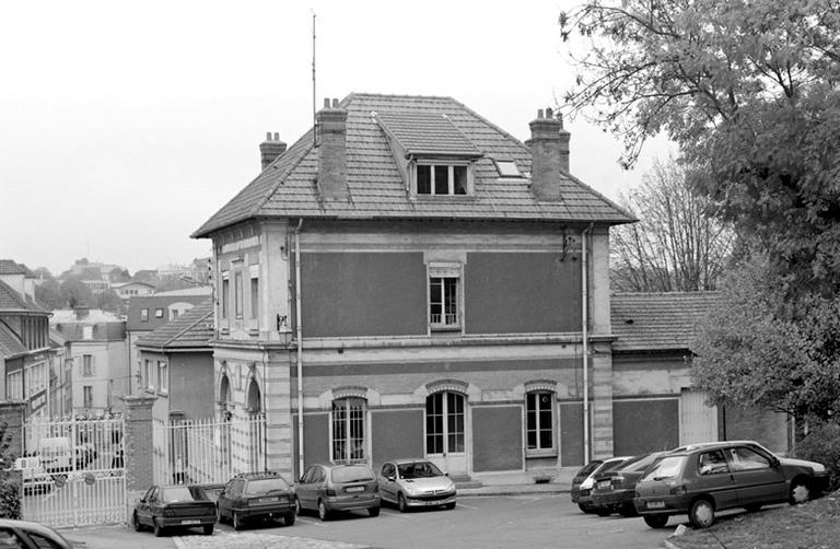 Le pavillon à l'entrée de l'hôpital (9, rue Bontemps) : vue d'ensemble, depuis l'est.