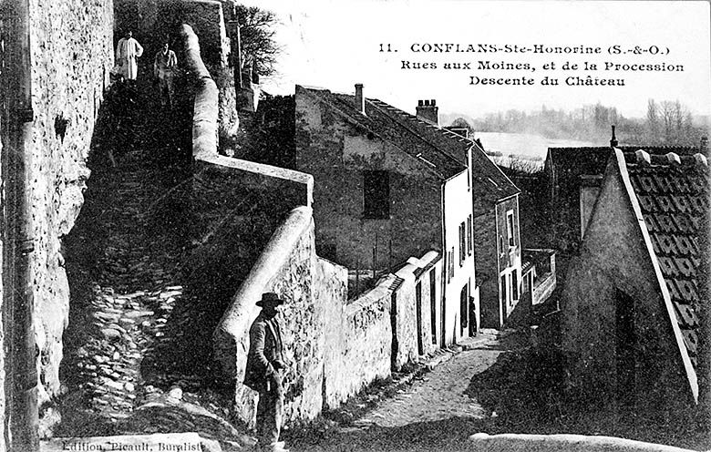 La rue de la Procession et rue aux Moines.