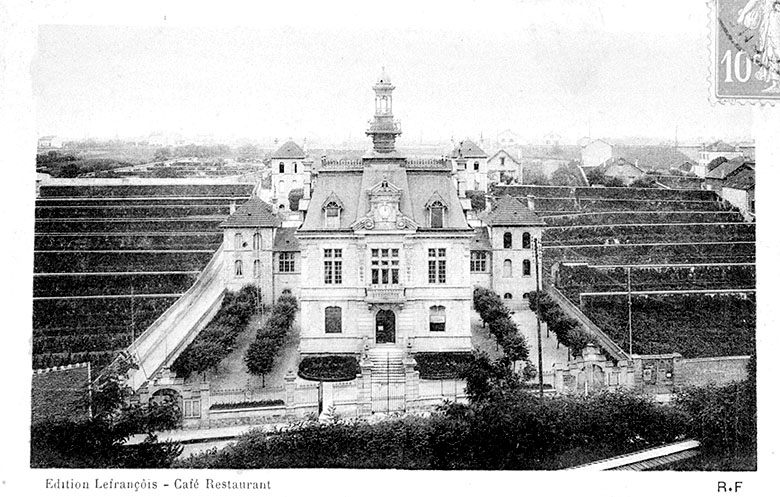 Vue du quartier de la mairie et des murs à chasselas.