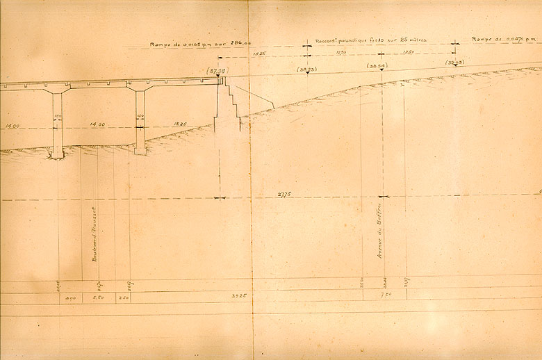 Projet non réalisé de viaduc sur la Seine. Coupe longitudinale sur le raccordement.