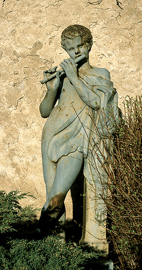 Statue : Satyre jouant de la flûte