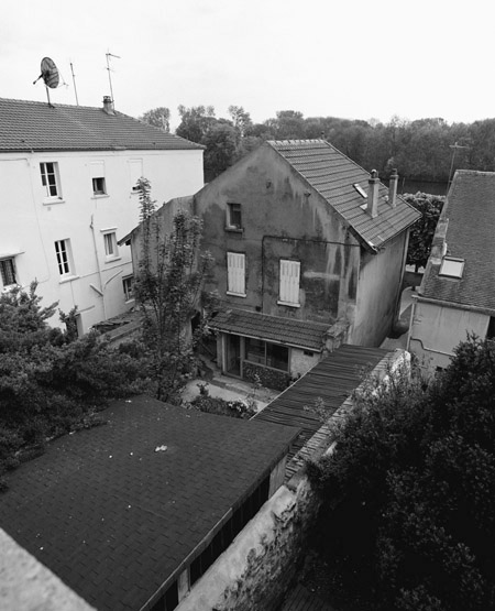 Vue de la façade postérieure depuis la rue de la Savaterie.